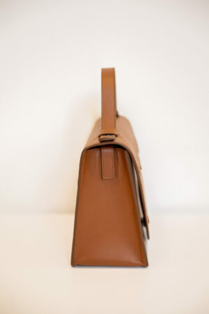 Alternative view of Mini Briefcase Scales | Handtas Schubben | Cognac - Mieke Dierckx