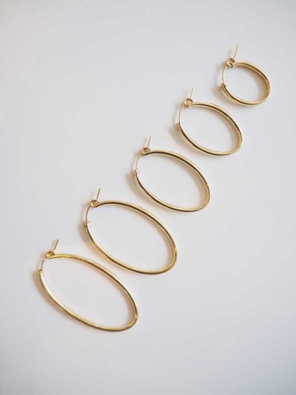 Classy Oval L Earring | Gold - Bobby Rose Jewelry - Afbeelding 2