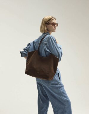 Alternative view of Milan | Ebony - Nat & Nin