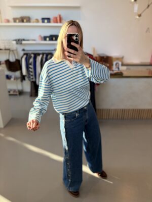 YASBree Button Detail Jeans | Medium Blue Denim - Y.A.S