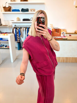 YASCoze Sweat Vest | Rhododendron - Y.A.S